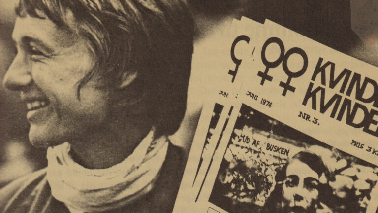 Arkivbillede af kvinde med magasin.