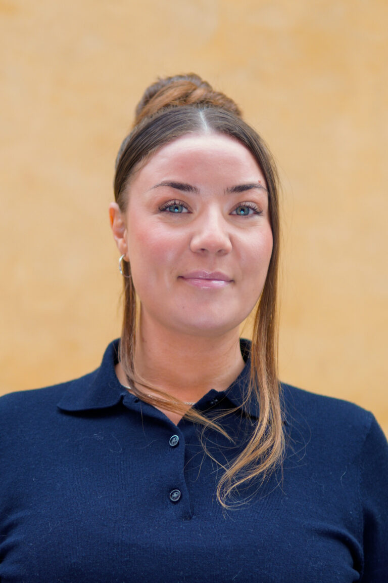 Miriam R Møller (they/her)