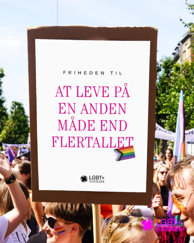 FRIHEDEN TIL AT LEVE PÅ EN ANDEN MÅDE END FLERTALLET🌈
 
Til dette års Pride parade i København slår vi på tromme for frihed til alle! For rettigheder har kun værdi, hvis vi også mærker det som frihed i hverdagen. Frihed kan have mange forskellige former, ud fra det liv man lever. Men vi kæmper for, at bøsser, lesbiske, biseksuelle og transpersoner i hele landet skal have friheden til at leve og være, præcis som vi er. Det kæmper vi for i dag og alle årets andre dage.❤